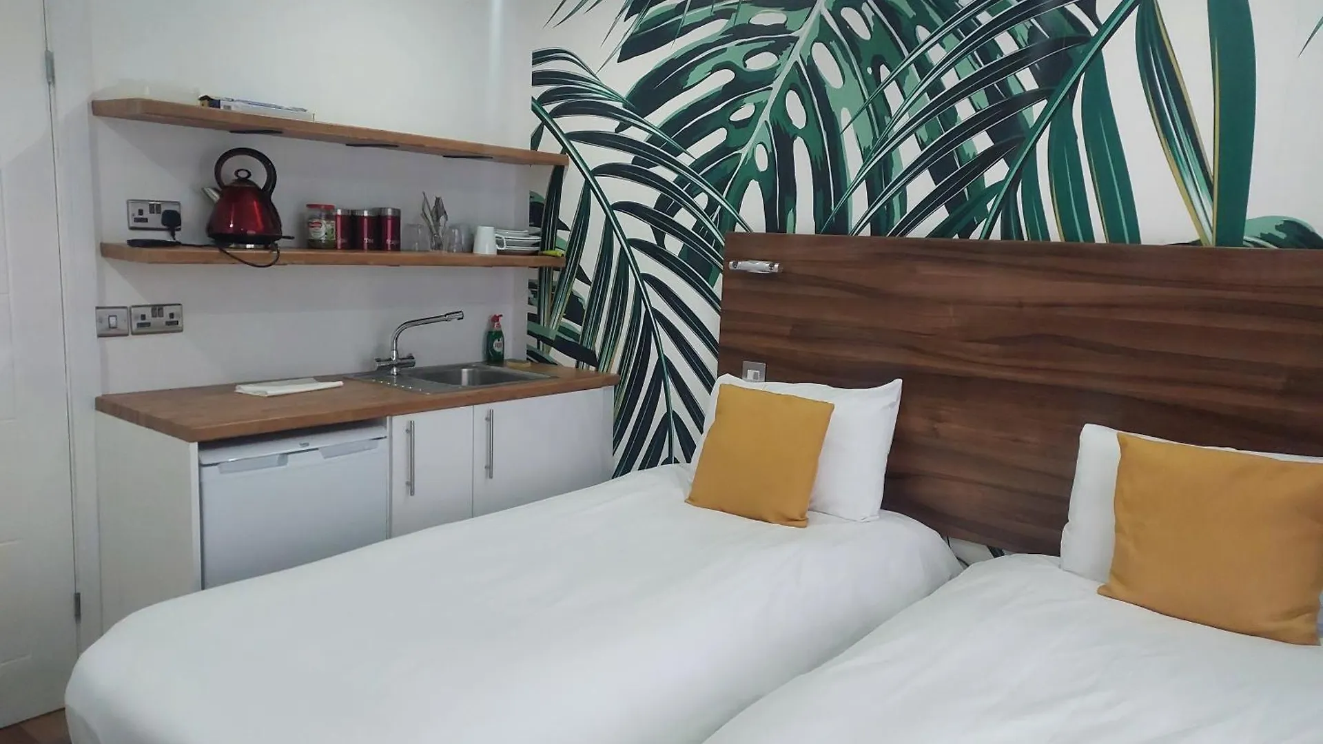 Heathrow Windsor Guest House With Airport Parking Slough