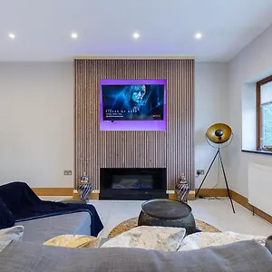 Boutique Acre Views Slough